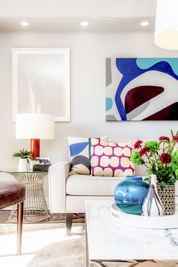 Online design Contemporary Living Room by Joyce H. thumbnail