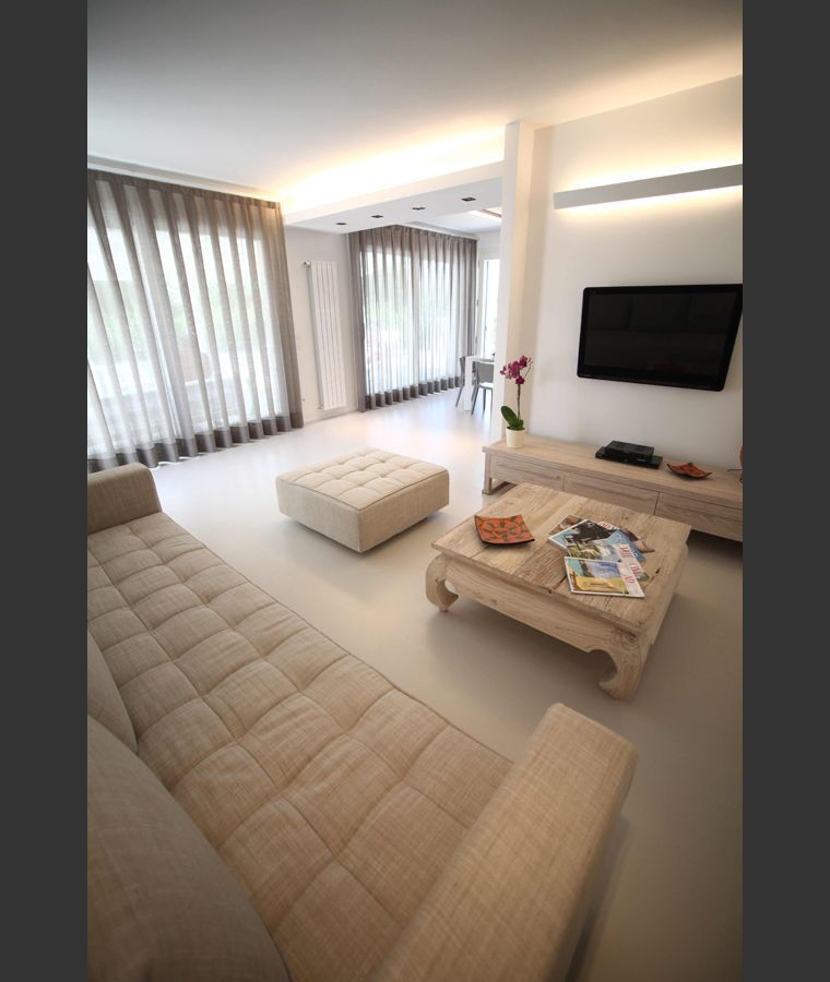Online design Contemporary Living Room by Roberto D thumbnail