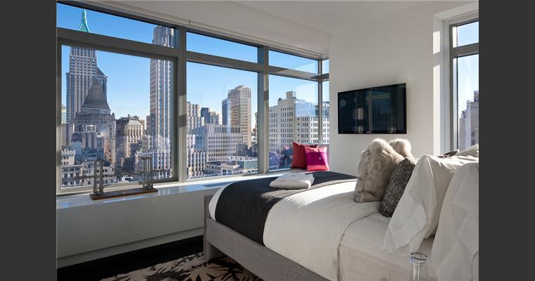 Online design Modern Bedroom by Tarah Y. thumbnail