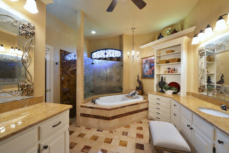 Online design Traditional Bathroom by Megan K. thumbnail