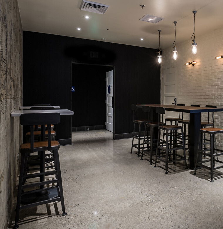 Online design Eclectic Business: 1 Space by Michelle P. thumbnail