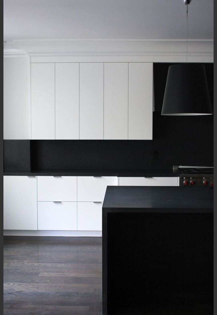 Online design Modern Kitchen by Michelle P. thumbnail