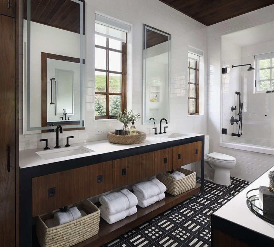 Bathroom  by Minneapolis Interior Decorators