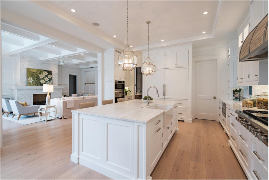 Kitchen  by Vancouver Interior Decorators