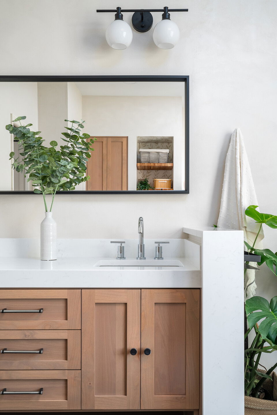 Traditional Bathroom Interior Design with Indoor Plants