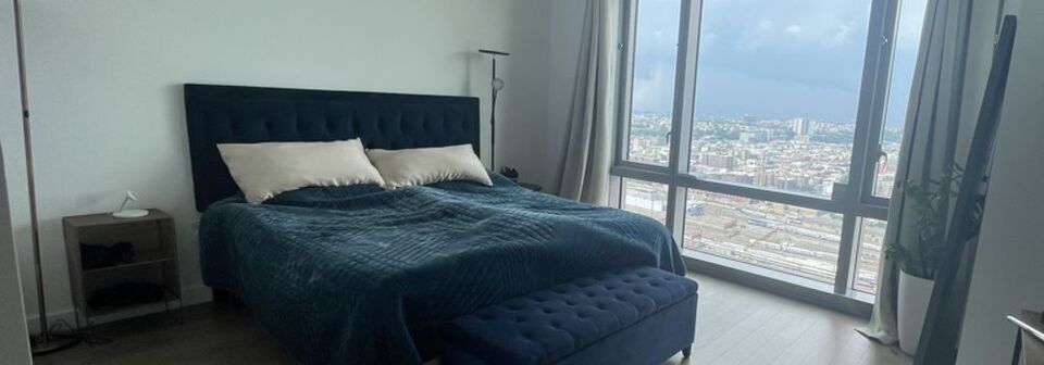 Renovación de dormitorio moderno y acogedor - Foto antes