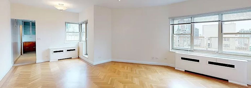 Sala de estar y comedor eclécticos y acogedores - Foto antes