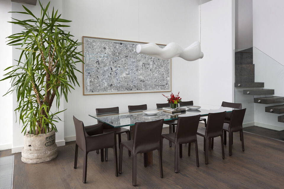 Modern Glass Decor in a Contemporary Dining Room Design