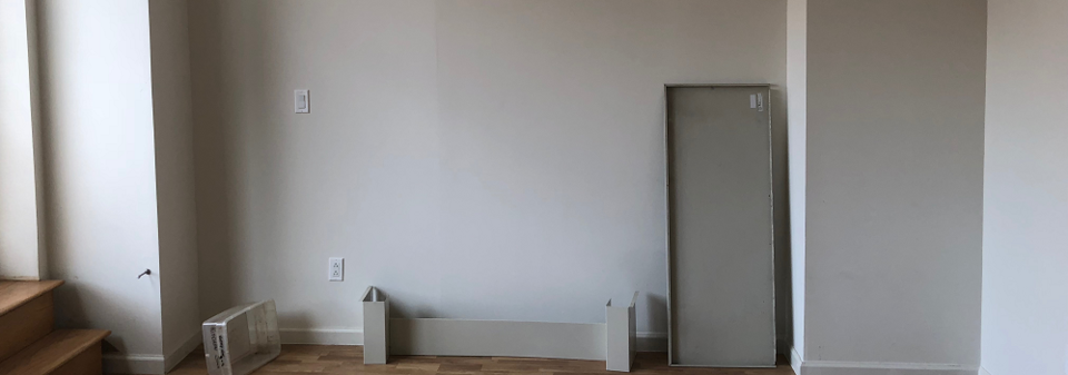 Sala y dormitorio eclécticos y elegantes - Foto antes