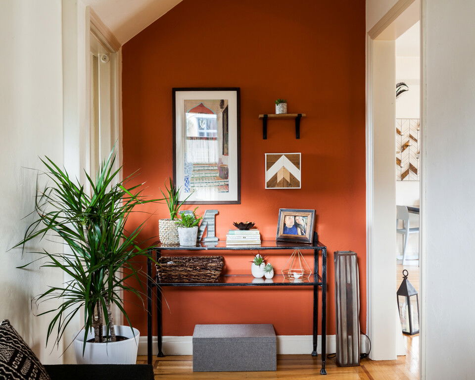 Warm Eclectic Entryway Decorating