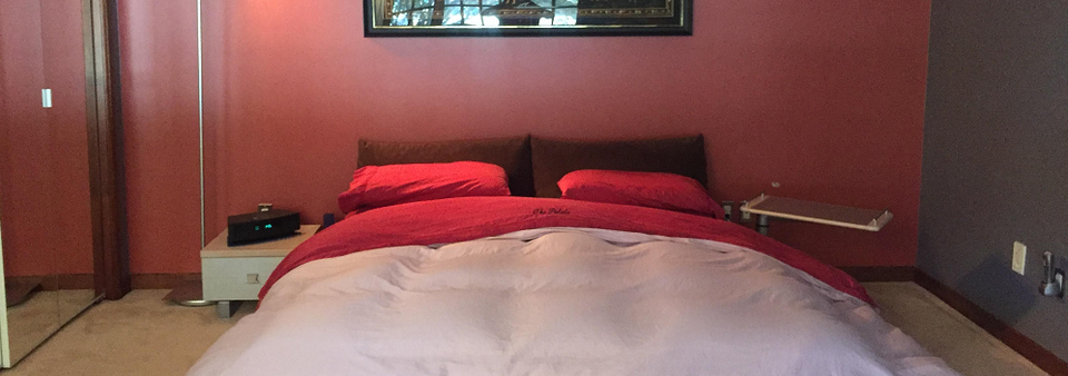 Transformación del dormitorio Red Details - Foto antes