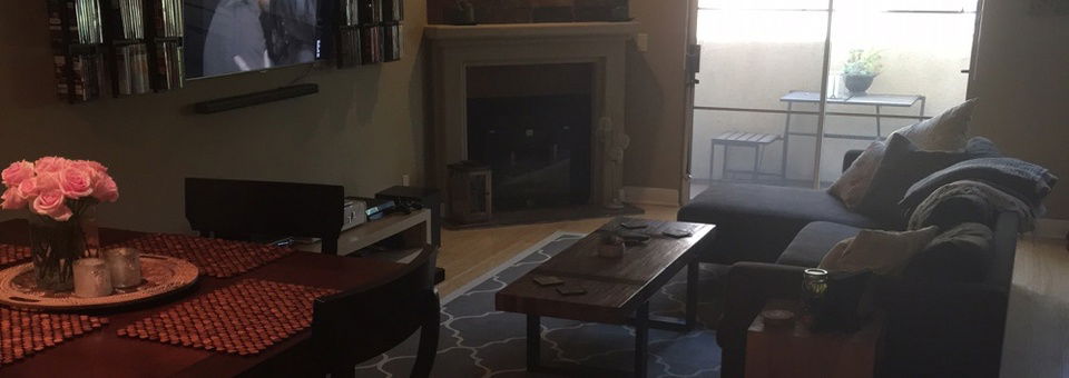 Sala de estar moderna y rústica de Averys - Foto antes
