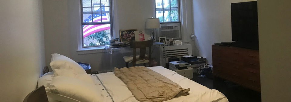 Diseño de Interiores Transicional del Dormitorio Azul - Foto del Antes