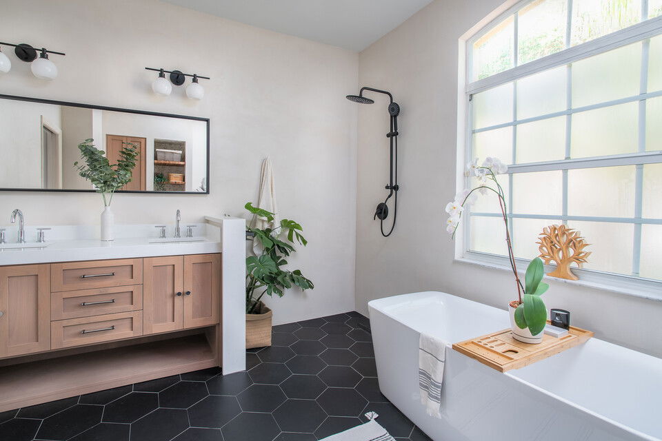 Open-Concept Fresh Bathroom Renovation