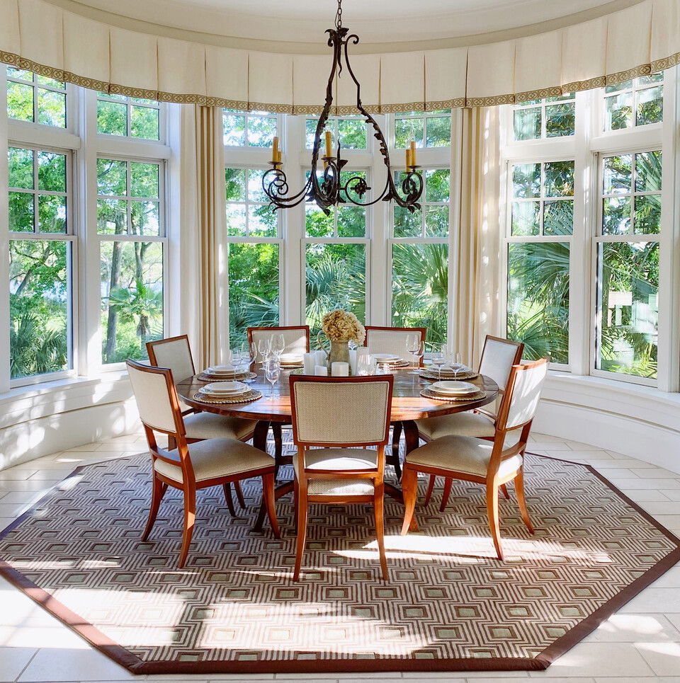 Traditional Dining Room Design 