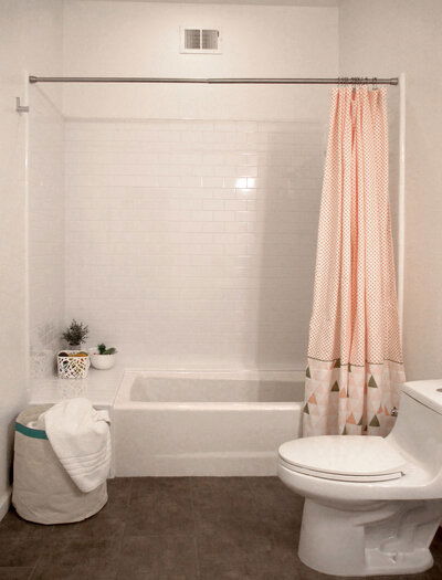 Online design Modern Bathroom by Marisa G. thumbnail