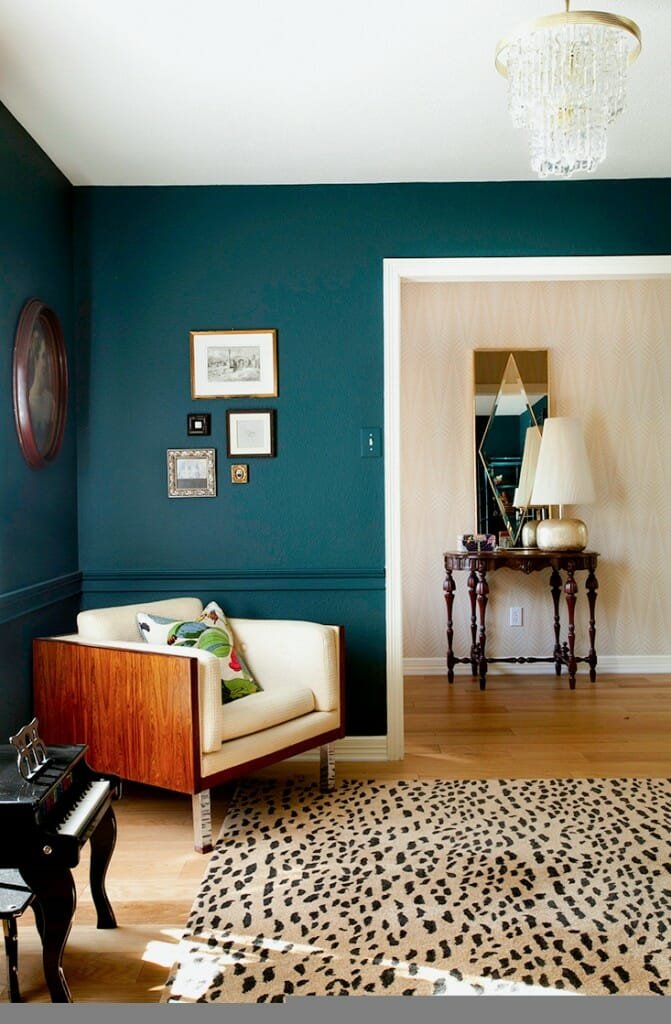 How To Use Bold Paint Colors In Your Living Room - Bold Paint Colors For Small Spaces