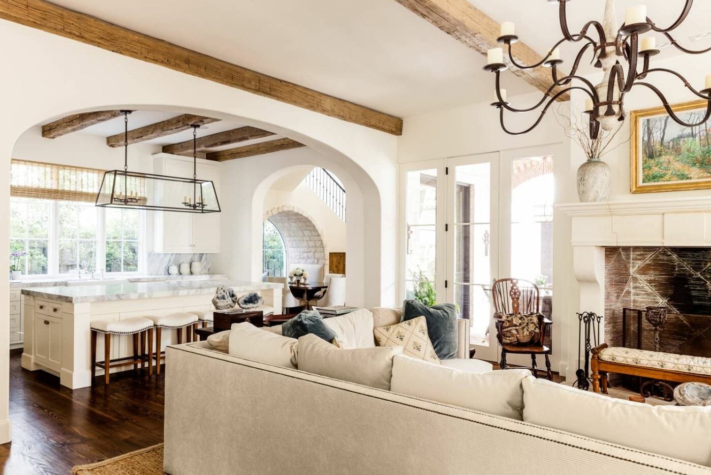 Before & After: Mediterranean Traditional Online Living Room Design