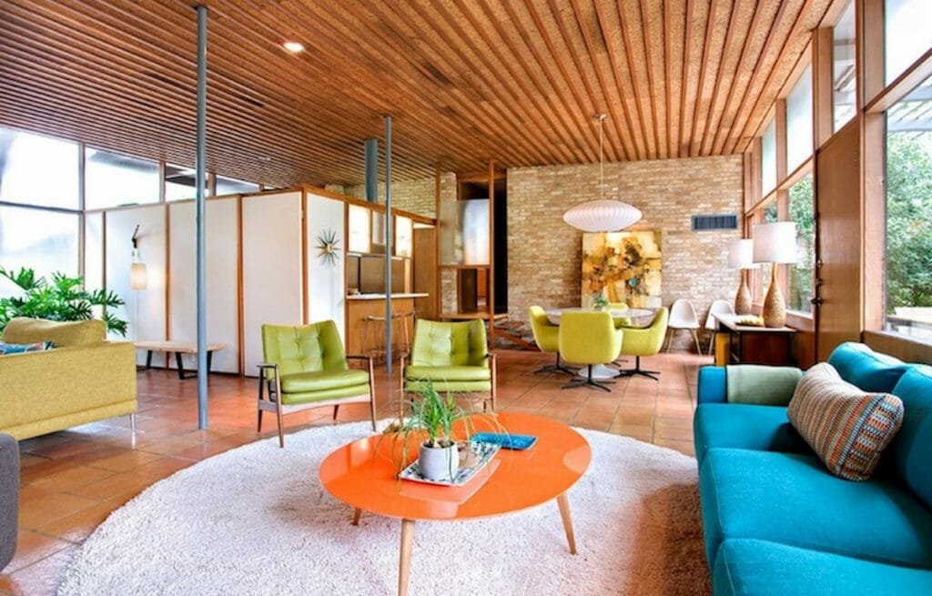 Home With Bold Colored Mid Century Interior Design 1024x655 