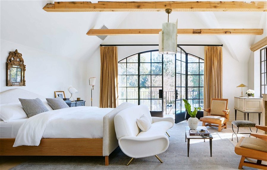 Modern rustic master bedroom ideas create a personal retreat - by Nate Berkus