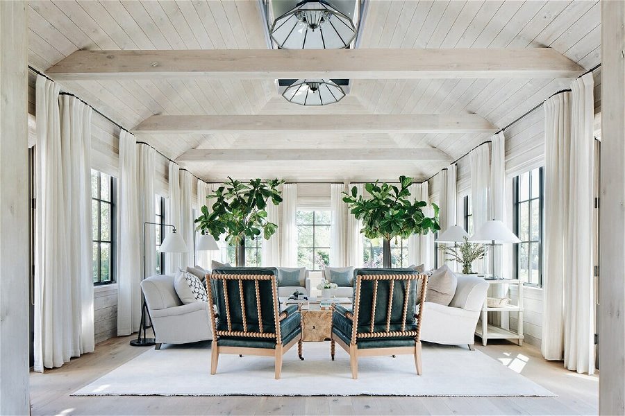 Hamptons-decorating-style-for-a-living-room