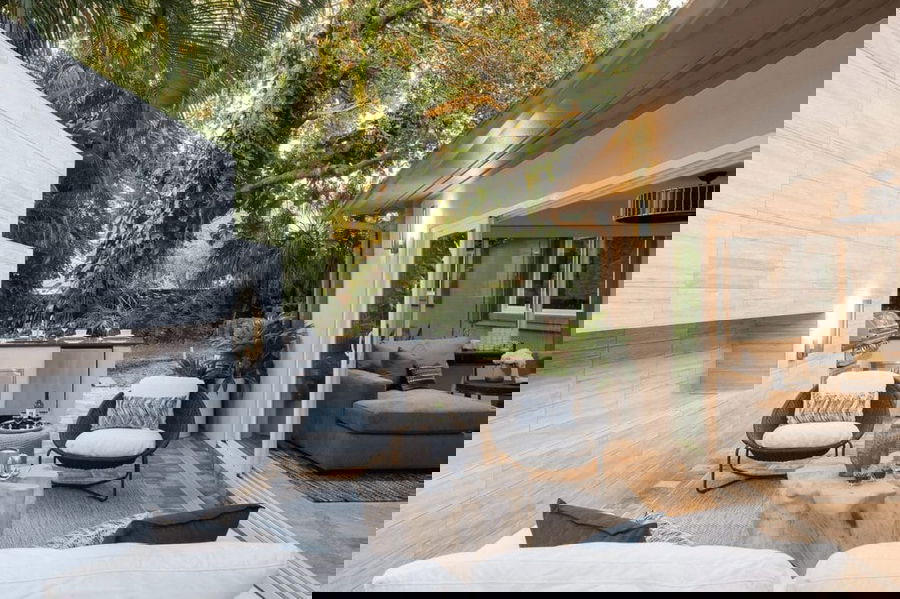 Modern organic patio by Decorilla designer, Stella P.