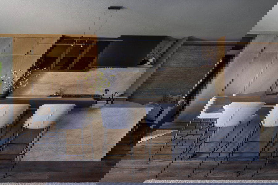 Moody Kitchen Ideas: Embrace the Dark Side with Bold, Dramatic Design