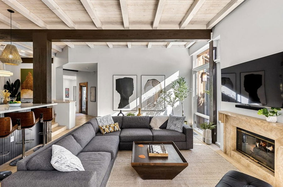Decorilla online interior design services in Finland, living room by Sadie B.