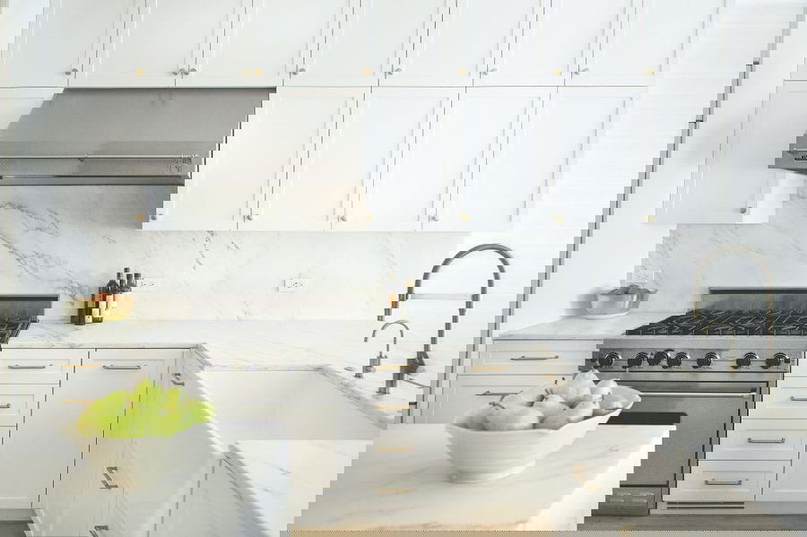 Modern transitional kitchen by Decorilla designer, Leonara M.