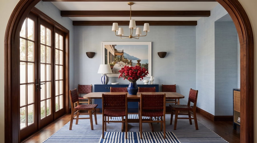 Transitional dining room, by Decorilla