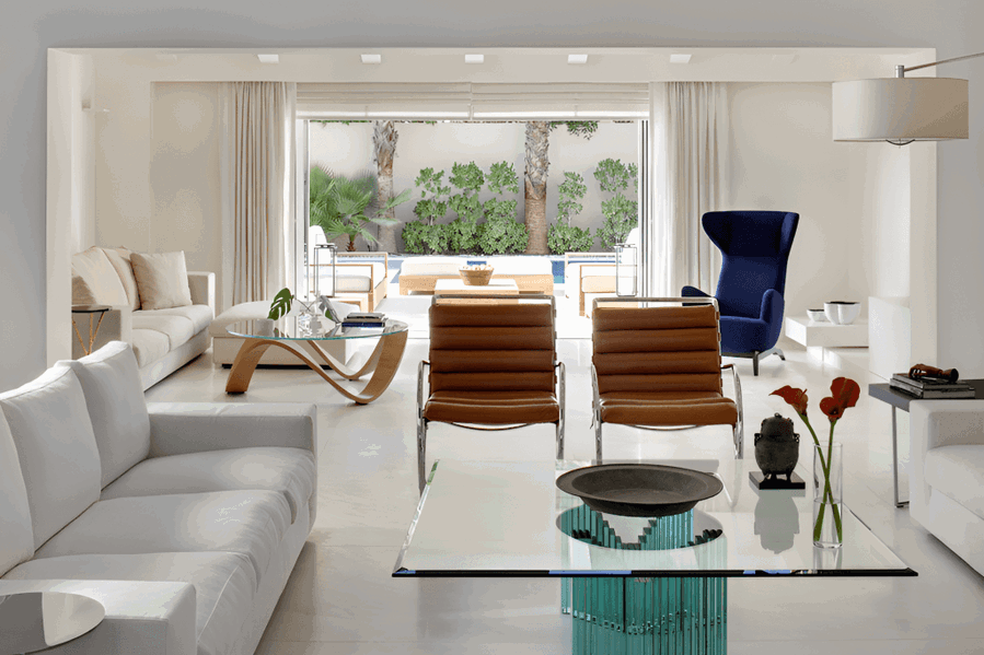 Interior design trends 2027 in a living room by Decorilla designer, Catherine W.
